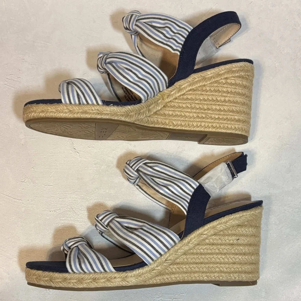 Life Stride Navy and White Striped Wedge Sandals, chambray, NWOT, size 11
